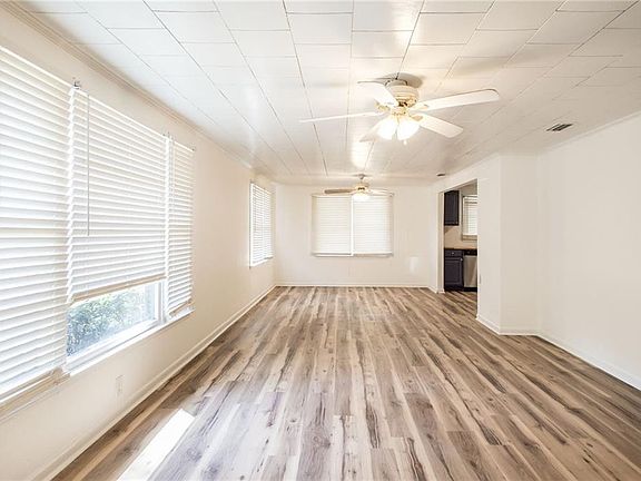 4th image of 1329 Gorman Rd