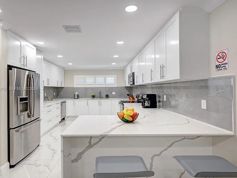 1307 Rodman St — Photo 3