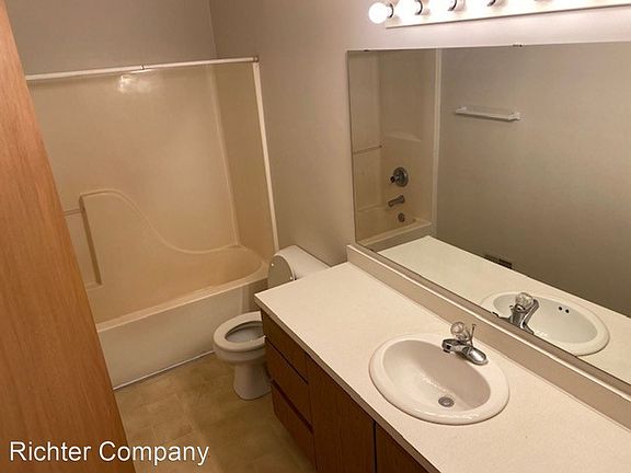 5th image of 264 Church Street Ct