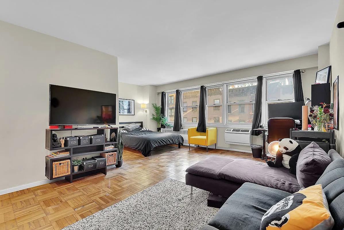 150 E 37th St APT 6G photo 1