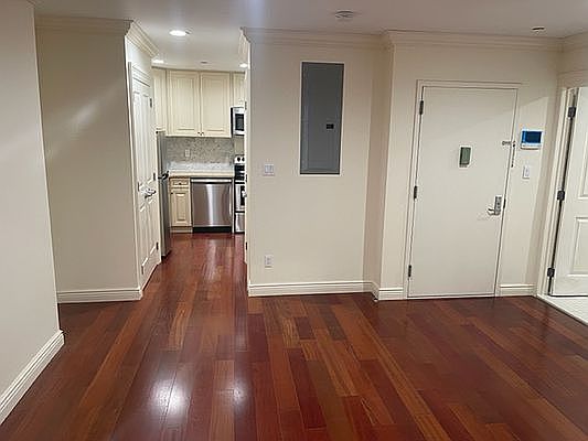 4th image of 413 E 72nd St #6AD