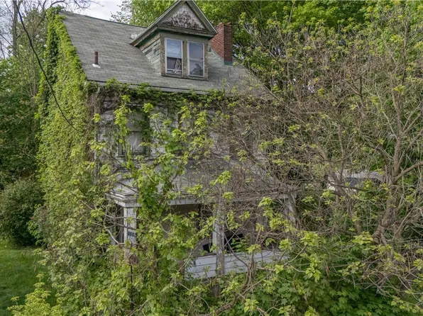 1235 Division Ave, Crescent, PA 15046