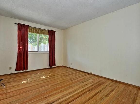 4th image of 3246 Arthur Ave