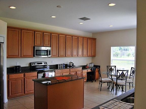 3rd image of 533 Fairhaven Dr