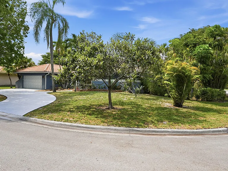 9033 NW 47th Ct — Photo 34