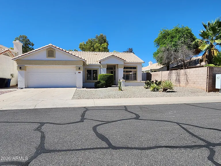 1540 E San Remo Ave — Photo 5