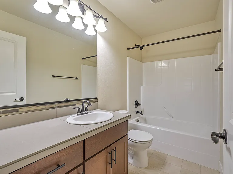 476 NE 76th Ave — Photo 22