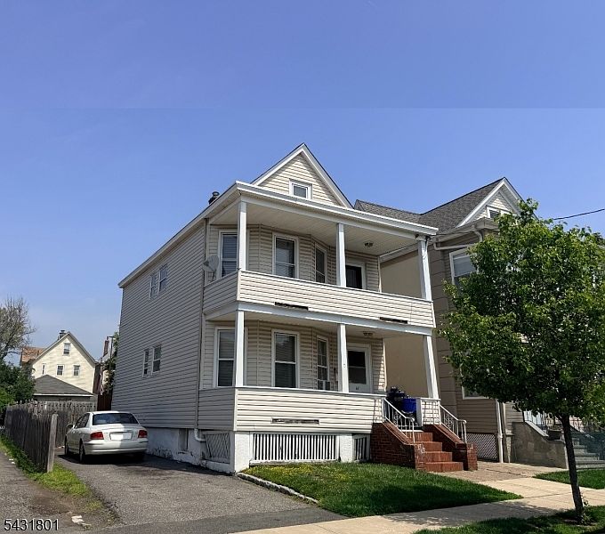 1st image of 67 Grand St