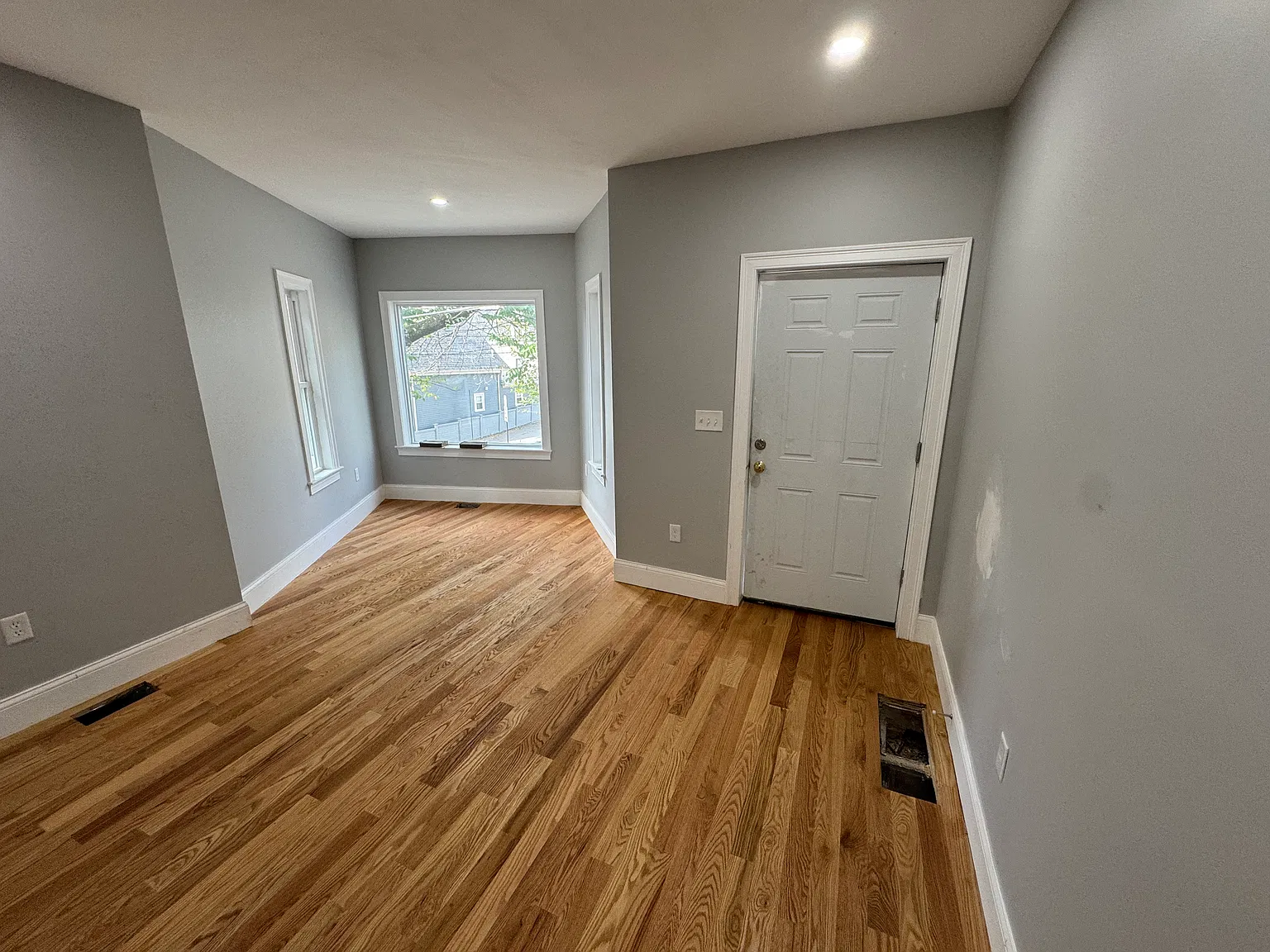 5 bed, $4,600 — Photo 2