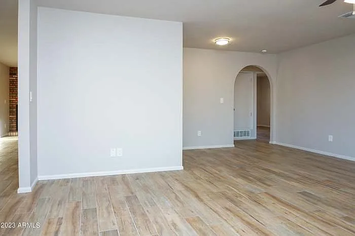 530 Hegge Dr — Photo 16