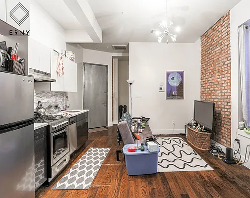 Rented by ERNY LLC | media 9