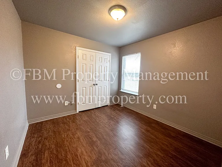 1510 Drexel Drive - Charming 3 Bedroom, 2 Bathroom Brick Duplex in Waxahachie, TX! — Photo 11
