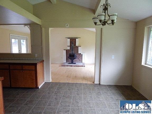 5th image of 242 McDonald Dr