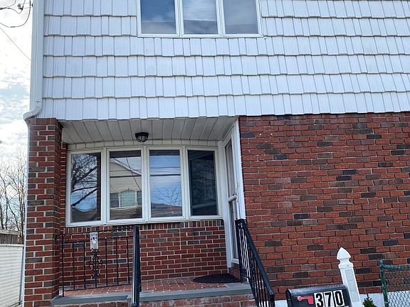 2nd image of 370 Seaver Ave