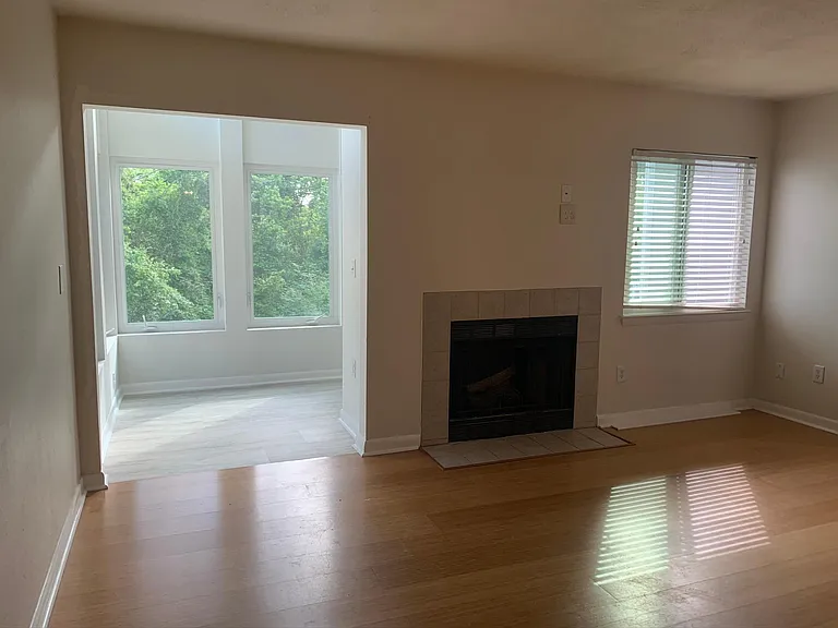 268 Alexandra Dr #12 — Photo 5
