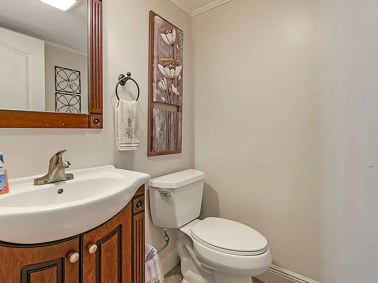 386 Meaut St — Photo 15