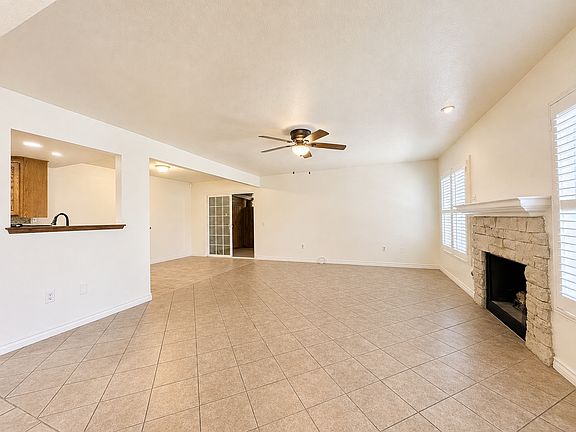 3rd image of 612 S Santa Fe St APT 1