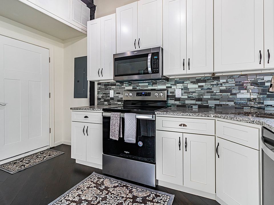 1st image of 256 Hughes St #3