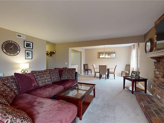 4th image of 9010 Portage Pointe Dr