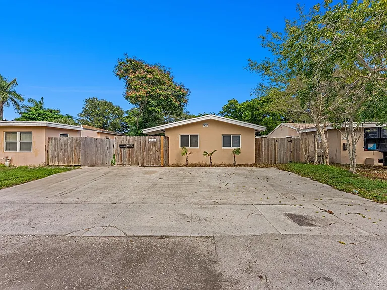 1340 NE 1st Ave — Photo 10