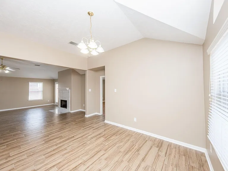 19247 Dillsbury Ct — Photo 16