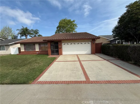 9921 Garrett Cir, Huntington Beach, CA 92646