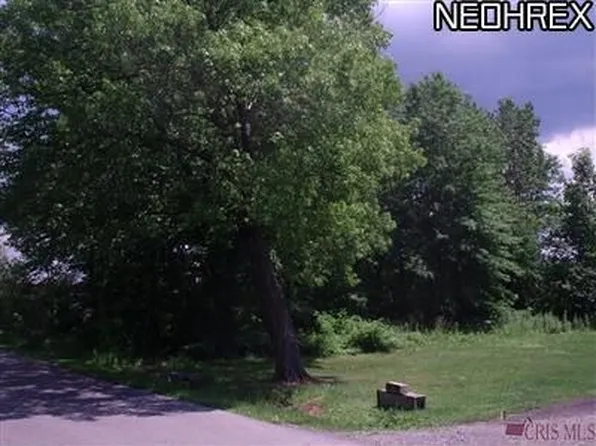 17819 Davis Rd, Lake Milton, OH 44429