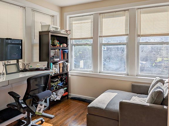 3rd image of 4818 N Wolcott Ave APT 1