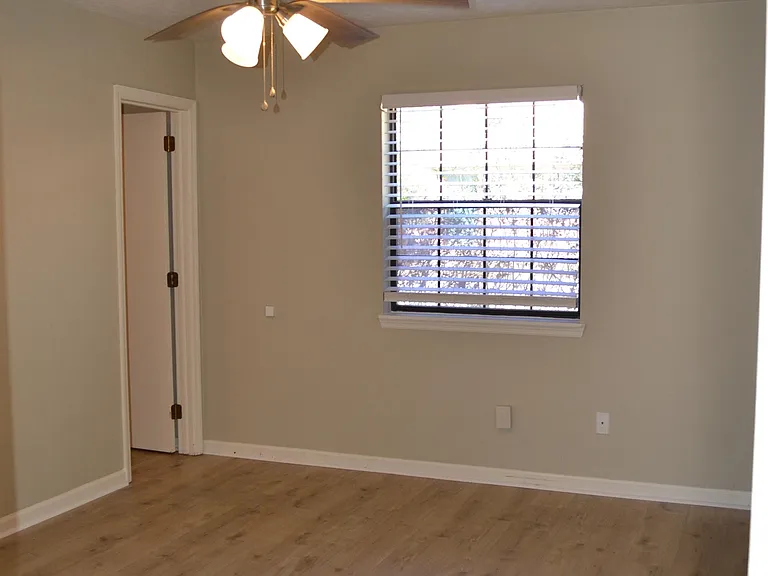 2041 Continental Ave — Photo 15