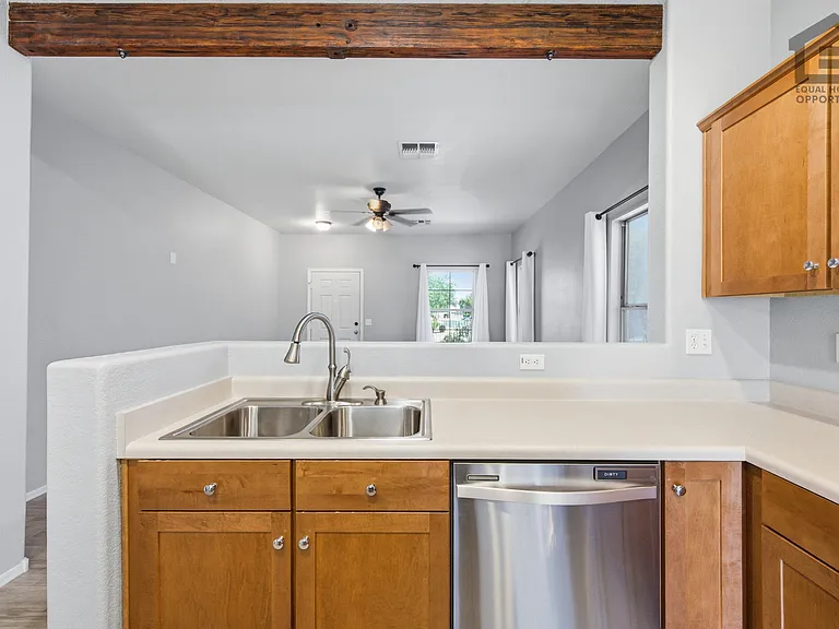 1328 S Bridgegate Dr — Photo 8