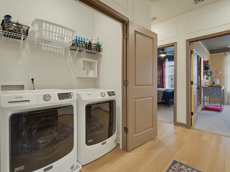 1517 Irving Hill Dr — Photo 15