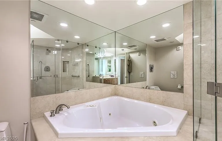 2777 Paradise Rd #807 — Photo 19