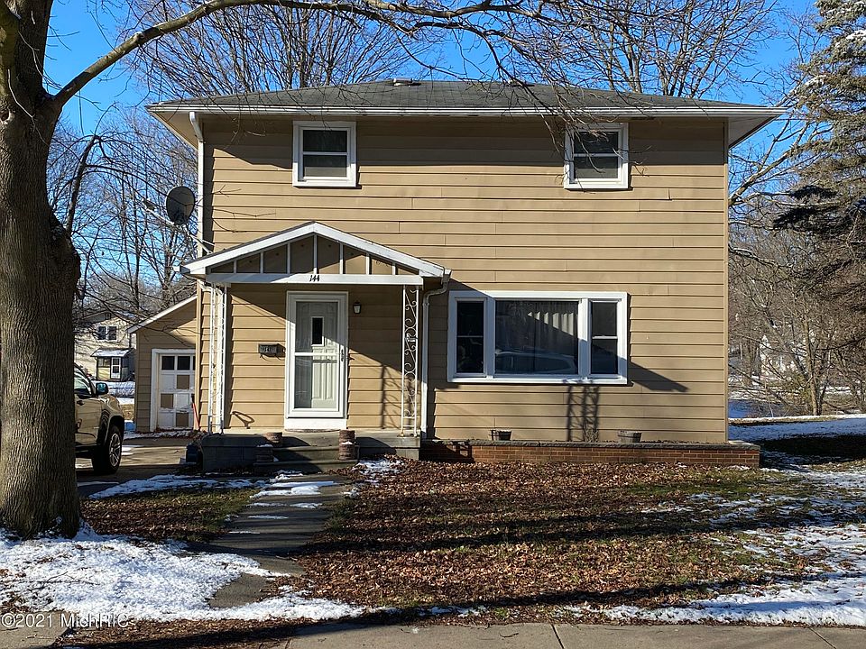 1st image of 144 Oak St
