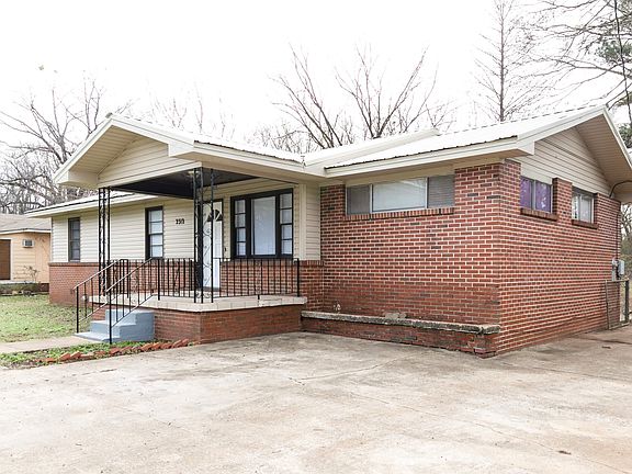 2nd image of 2312 Circle Dr