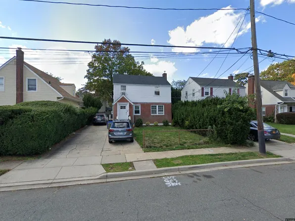 77 Hamilton Rd, Hempstead, NY 11550