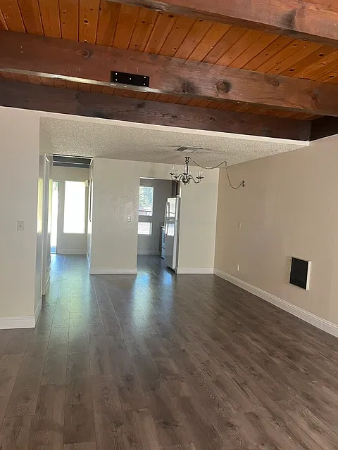 2 bed, 1.5 bath, 800 sqft, $2,095 — Photo 2