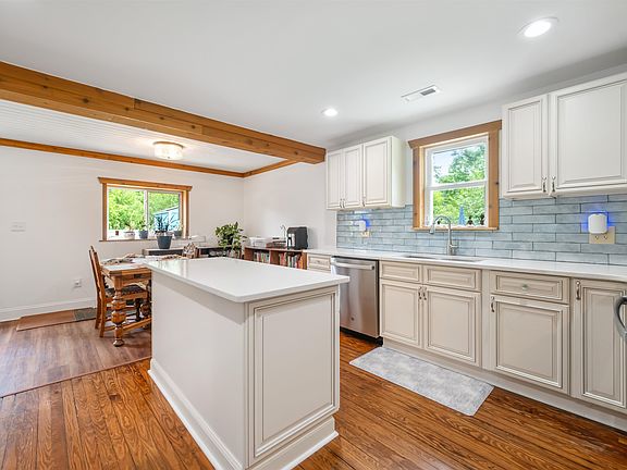 2nd image of 1600 Beaver Rd.