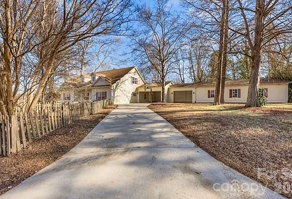 3rd image of 165 Franklin Church Dr