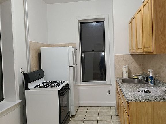 4th image of 801 Saint Johns Pl #2R