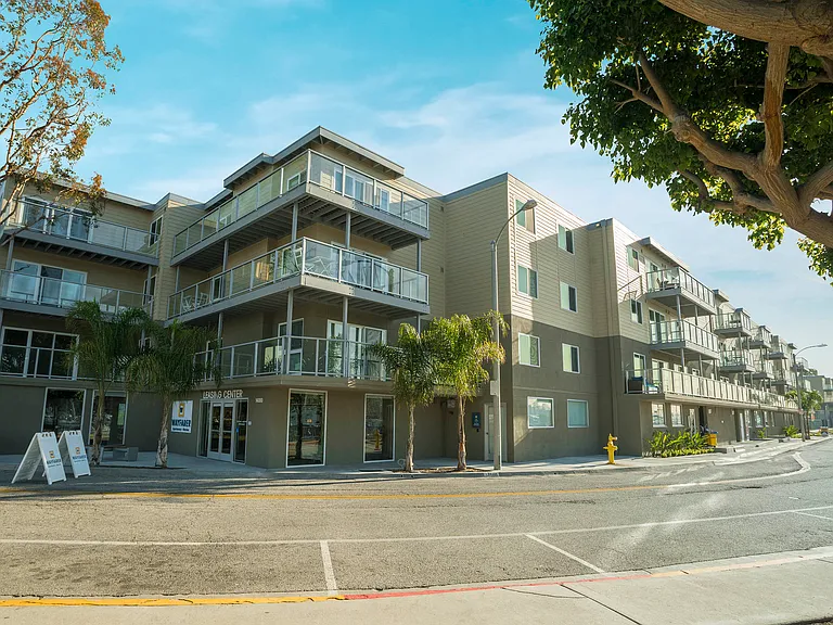 Wayfarer Apartments + Marina — Photo 32