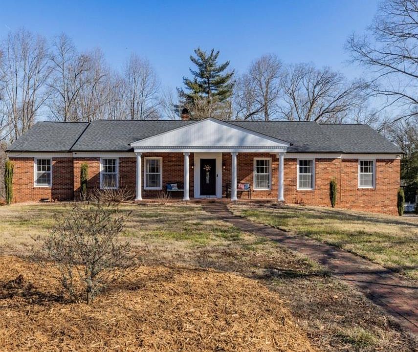1st image of 429 Shady Ln