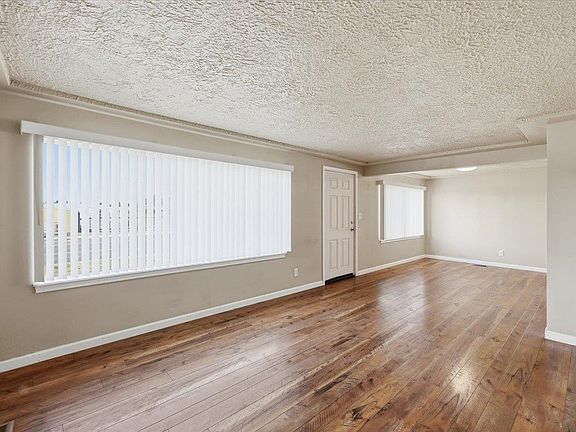 4th image of 1828 E Francis Ave