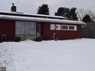 37 Friendly Ln, Levittown, PA 19055