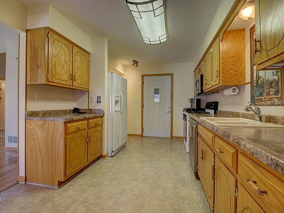 5th image of 2619 Ronald Dr