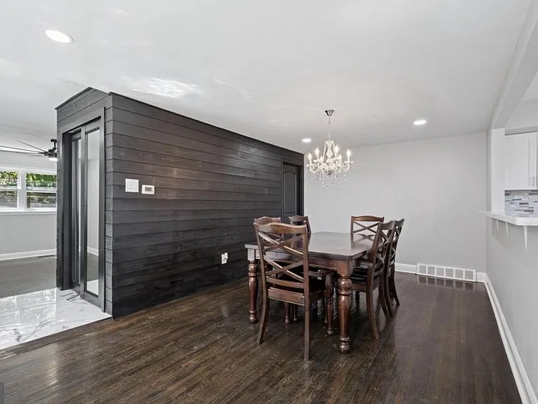7256 Shalkop St — Photo 3