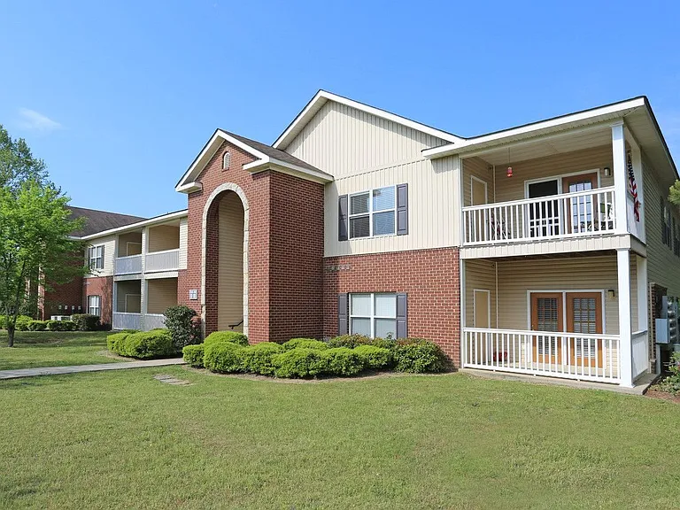 100 Huntley Apartment Dr — Photo 2