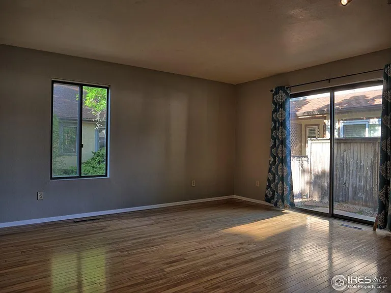 2426 S High St — Photo 17