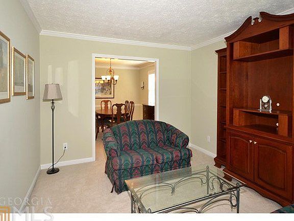 4th image of 2354 Stratford Ln