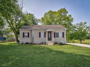10617 Downen Rd, Wadesville, IN 47638