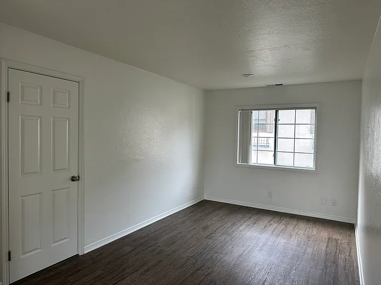 305 Ladera St #B — Photo 10
